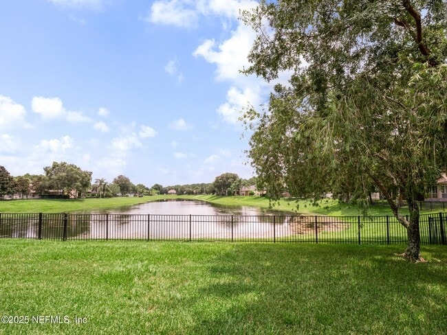 Photo - 1228 Loch Tanna Loop