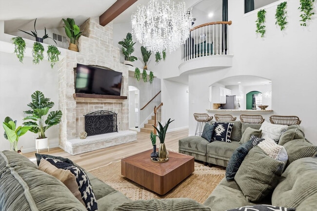 Building Photo - 2831 Rosewood Blvd Unit ID1338746P