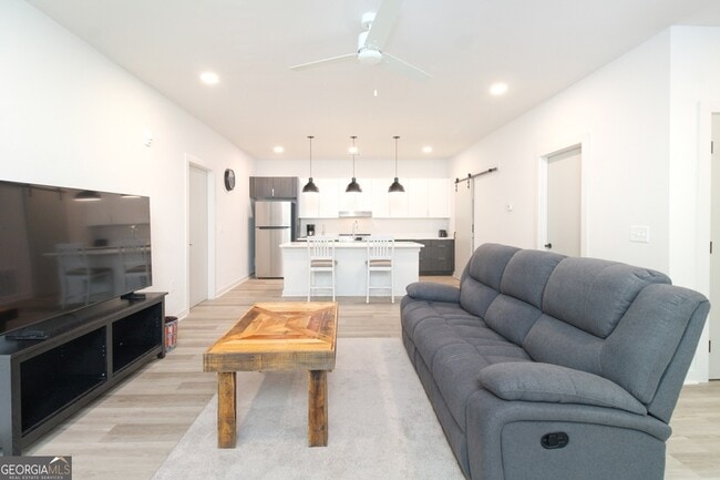 Photo - 260 Martha Dr