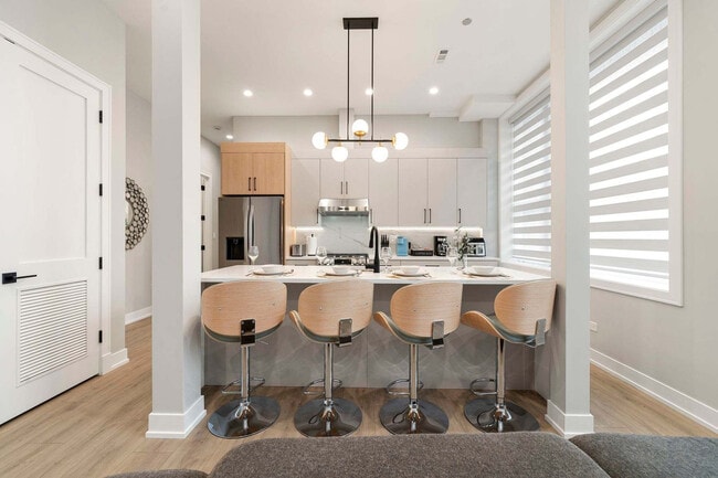 Photo - 801 S Western Ave Unit ID1262785P