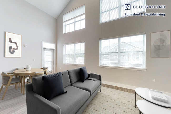 Building Photo - 200 Bay Dr Unit SI FL1-ID6240A