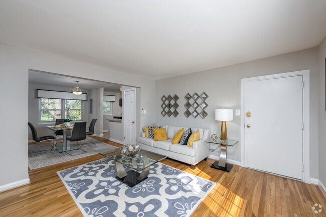 1 Bed 1 Bath - Lloyd Apartments