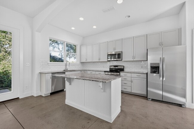 Photo - 617 Eastboro Dr