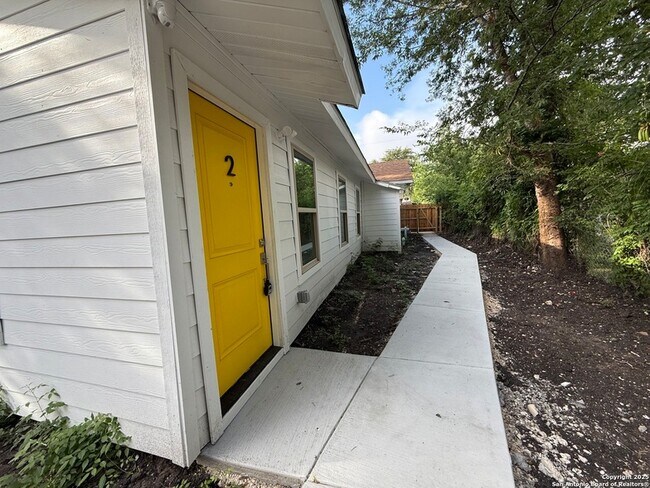 Photo - 1927 W Mayfield Blvd