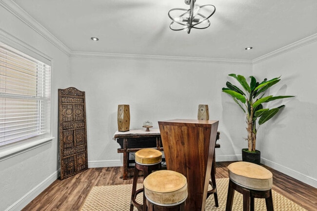 Building Photo - 2821 NW 4th Ln Unit ID1359118P