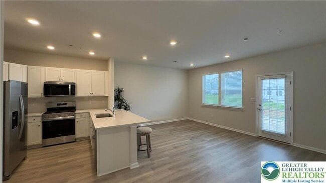 Photo - 1273 Martin Rd