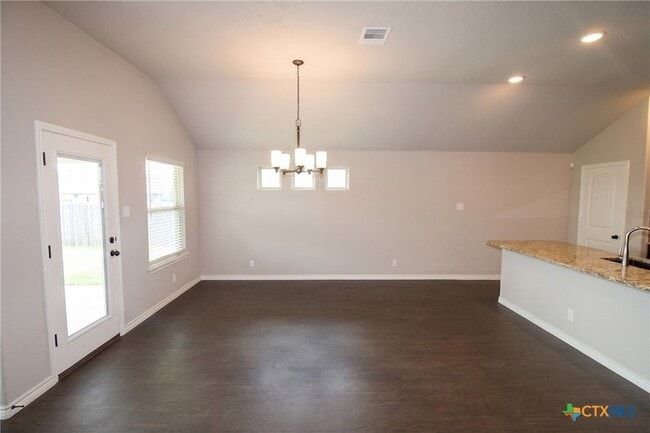 Photo - 900 Clanton Cove