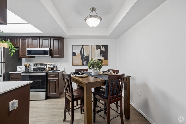 2BR, 2BA - 1,180SF - Dining Room/ - Thorneberry