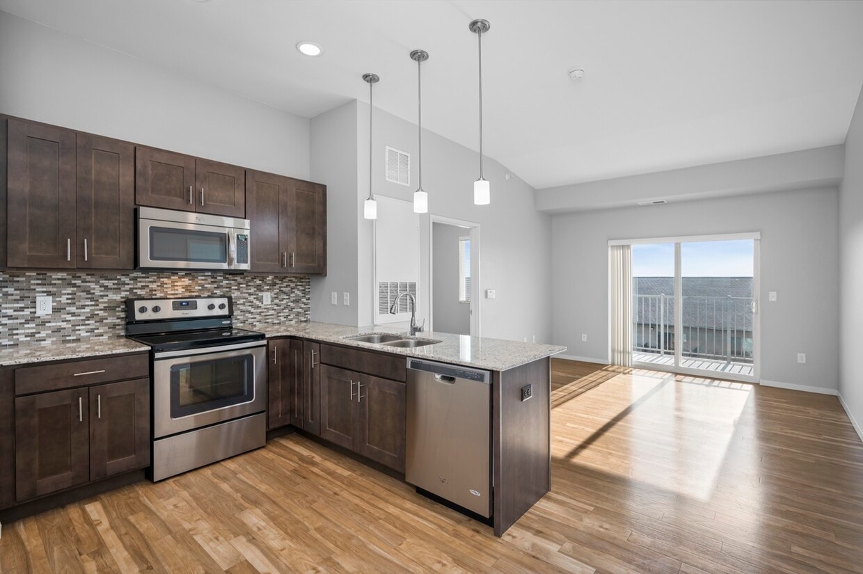 3. Aspen E - Main Living Space - Unit E