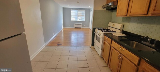 Building Photo - 307 E Clarkson Ave Unit 1ST FLOOR
