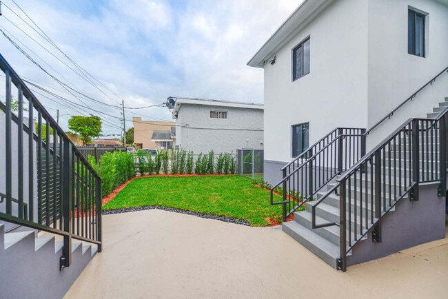 Photo - 700 SW 11th Ave Unit SI FL1-ID1022470P