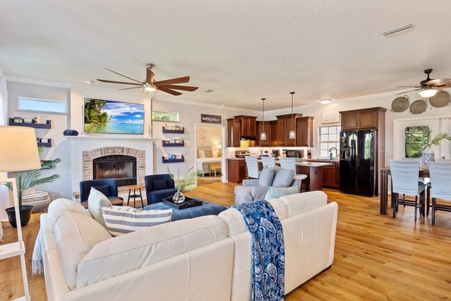 Photo - 4 Susan Pl Unit ID1261606P