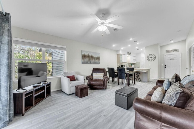 Photo - 155 W Rockford Dr Unit ID1339980P