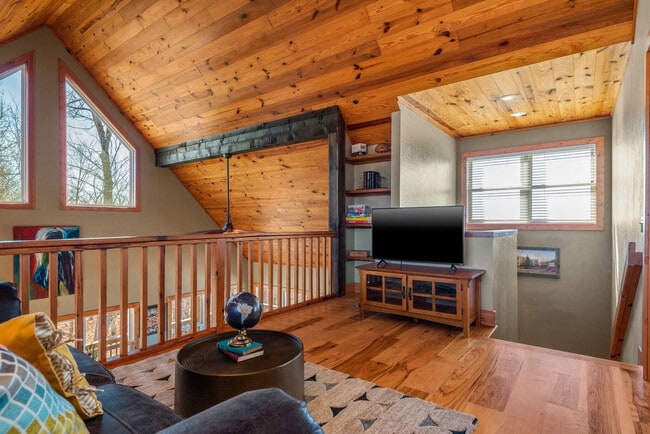 Photo - 11 NC 8720 Unit ID1297035P