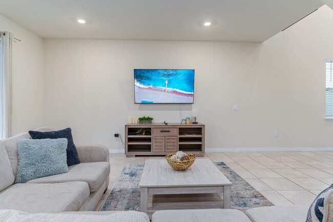 Photo - 7320 Oakmoss Loop Unit ID1039219P