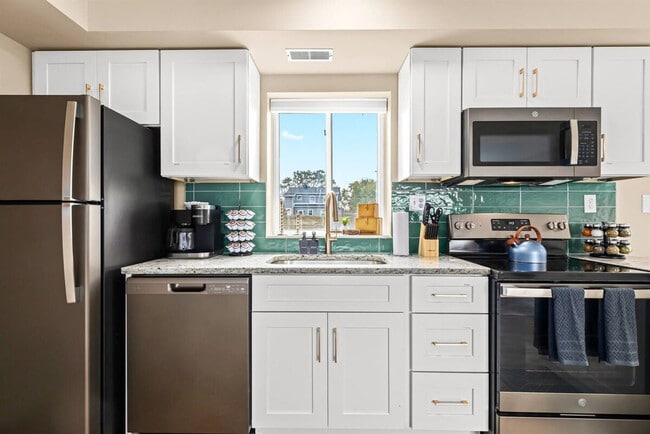 Photo - 18377 Sharon Ln Unit ID1032361P