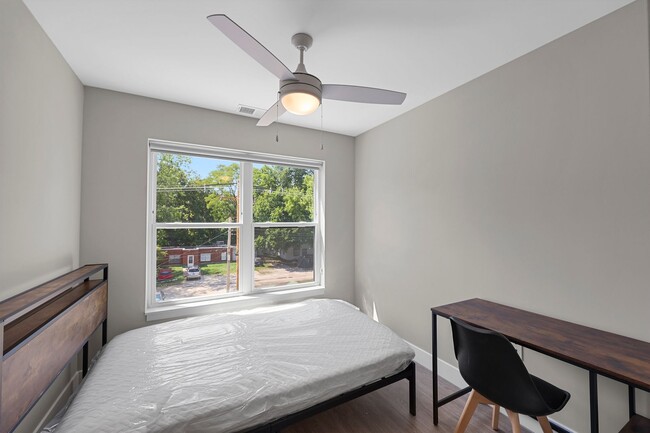 Photo - 707 W Springfield Ave