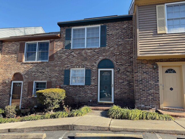 Building Photo - 830 44th Ave N