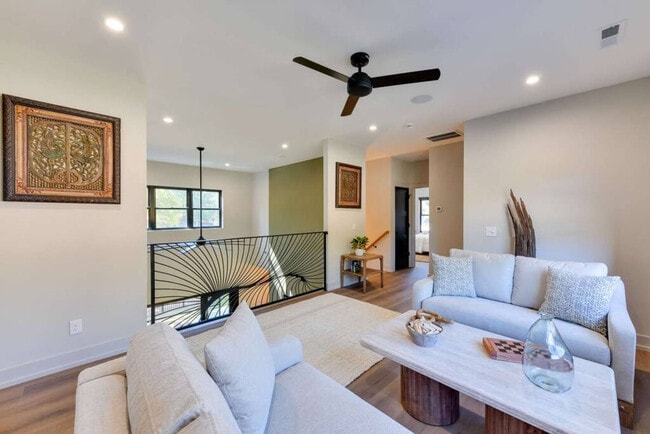 Photo - 320 Bridgewater Ln Unit SI ID1579124P