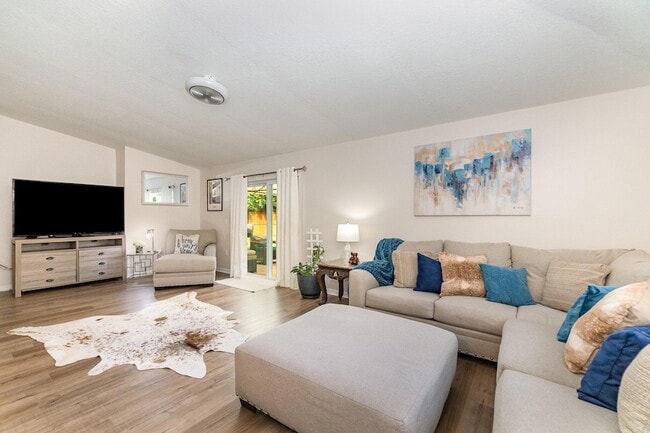 Photo - 1736 Vista Lake Cir