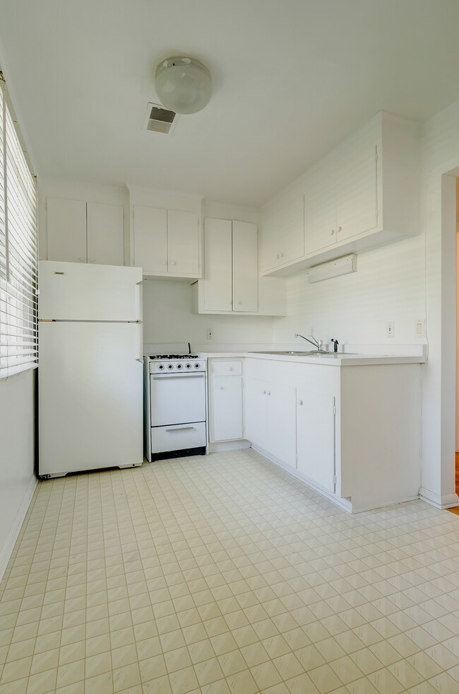 Photo - 36th Ave Apartments