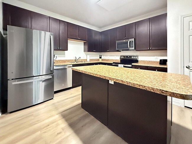 Photo - 1890 Sweetbroom Cir Unit SI ID1509834P