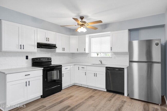 Photo - 207 Coville Dr