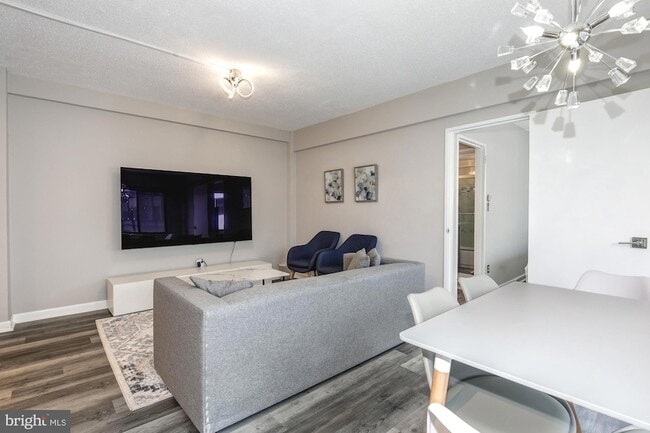 Photo - 2141 I St NW Unit 816