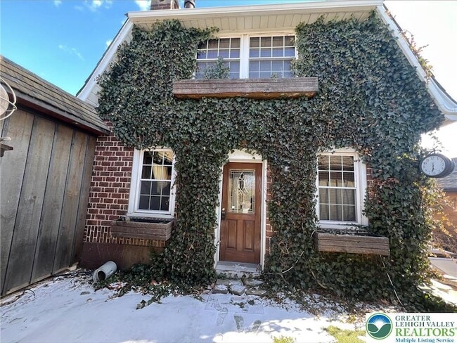 Building Photo - 4652 Hamilton Blvd