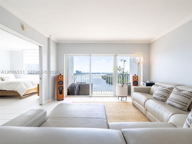 Building Photo - 500 Bayview Dr Unit 1520