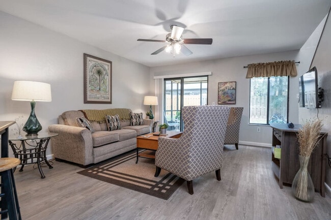 Building Photo - 2300 SW 43rd St Unit ID1359113P