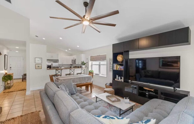 Building Photo - 1826 Castile St Unit ID1281993P