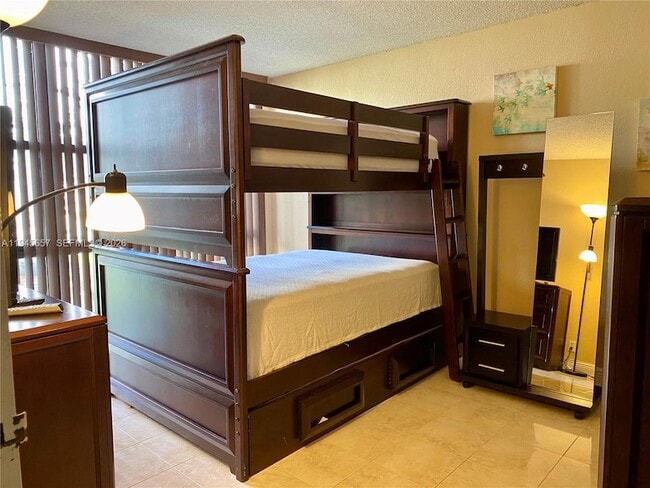 Photo - 17011 N Bay Rd Unit 304