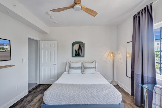 Photo - 8118 Harding Ave Unit ID1263791P