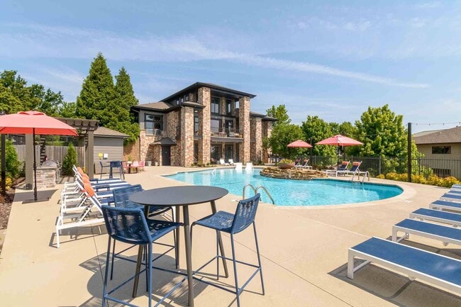 Photo - Aventura Falcon Valley