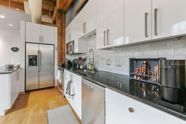 Photo - 400 N 1st St