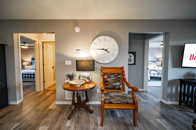 Building Photo - 206 Hampshire Dr Unit SI ID1295586P