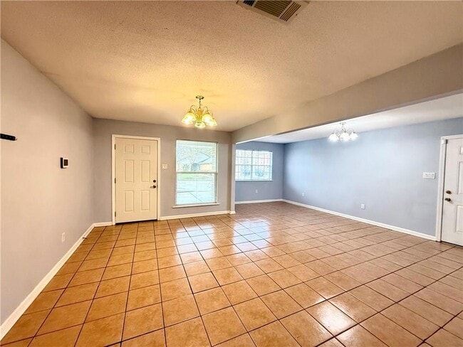 Photo - 4812 Trenton St