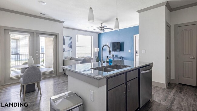 Photo - 12500 Shadowglen Trce Unit 4102