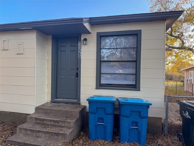 Photo - 1326 W Shepherd St Unit 1328