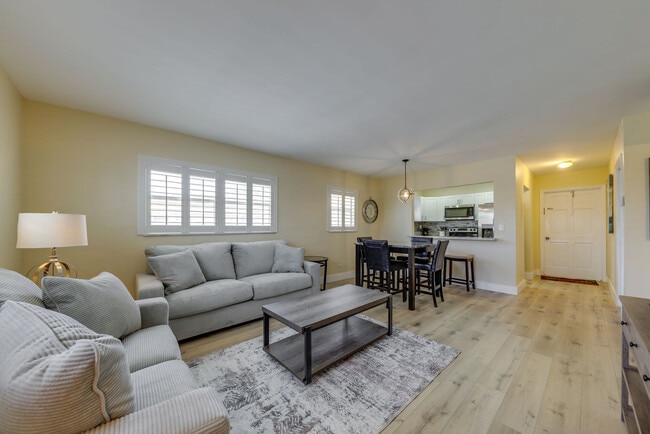 Building Photo - 1450 N Riverside Dr Unit SI FL2-ID1580603P