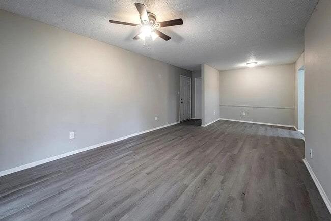 Photo - Heritage Oaks @ Wakefield (Promotion!)