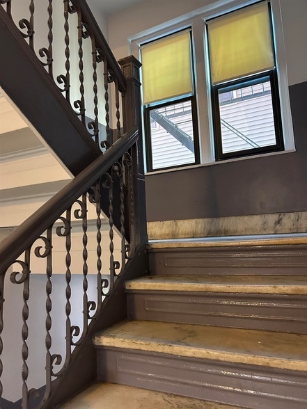 Photo - 287 Lawton Ave