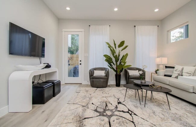 Building Photo - 2105 Sam Wilson St Unit ID1019610P