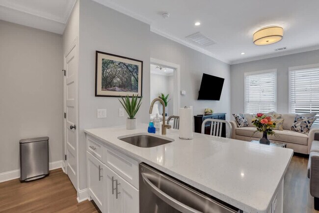 Photo - 305 Alice St Unit ID1244804P