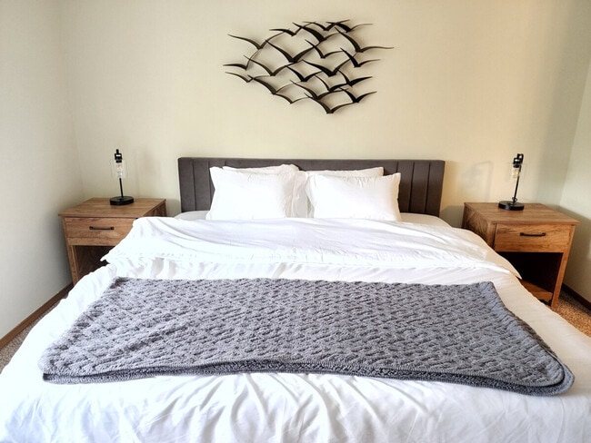 Photo - 15904 Admiralty Way Unit ID1051265P