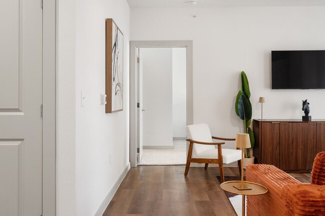 Photo - 1301 Leah Ave Unit SI FL1-ID1499094P