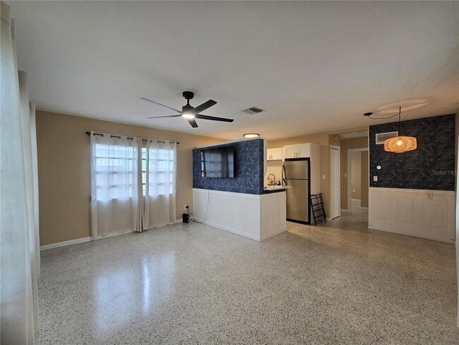 Photo - 5712 Dartmouth Ave N