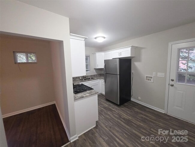 Photo - 3136 Creighton Dr