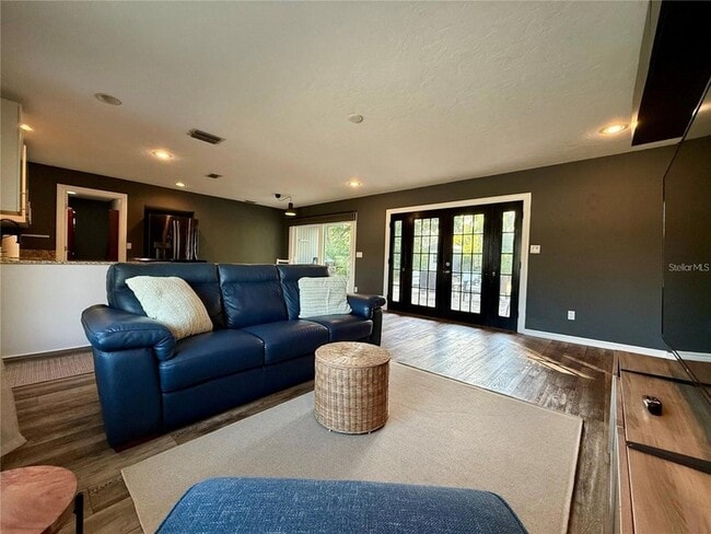 Photo - 2126 Craft Ln